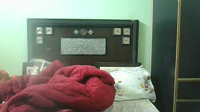 Snapshot of couplesuni chatting on 02-01-25, 11:21 couplesuni online show from 02-01-25, 11:21