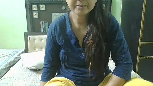 Snapshot of couplesuni chatting on 03-20-25, 03:56 couplesuni online show from 03-20-25, 03:56