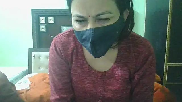 Snapshot of couplesuni chatting on 02-27-25, 06:35 couplesuni online show from 02-27-25, 06:35