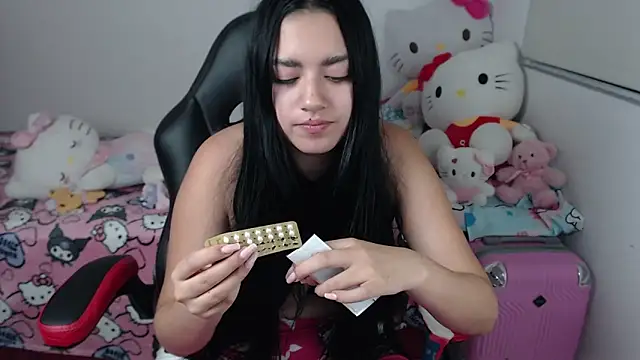 Snapshot of kayla_k18 chatting on 04-28-26, 02:38 kayla k18 online show from 04-28-26, 02:38