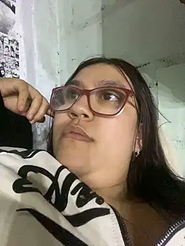 dafne19  online show from 12-22-25, 08:25