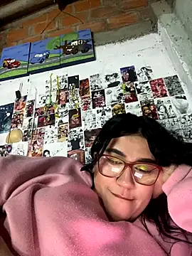 dafne19  online show from 11-23-25, 05:17