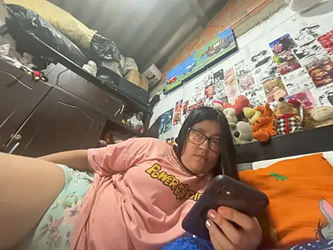 dafne19  online show from 05-06-26, 03:43