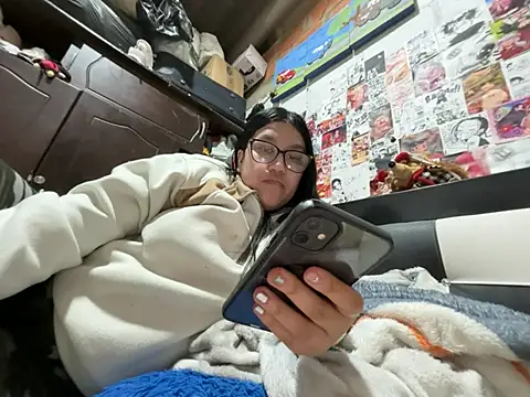 dafne19  online show from 04-30-26, 03:46