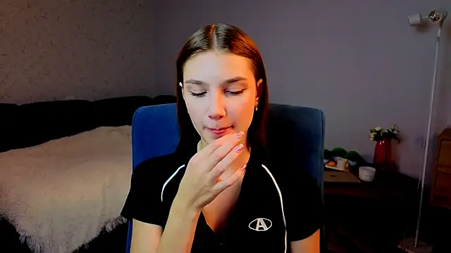 Snapshot of AnaHoney chatting on 02-04-26, 02:28 AnaHoney online show from 02-04-26, 02:28