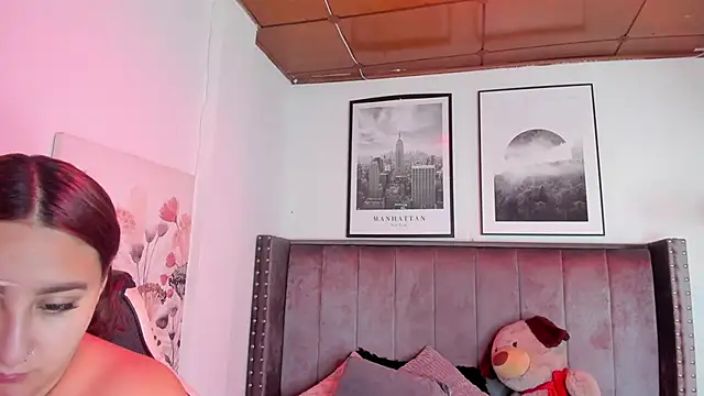 Alaia Cute online show from 11-20-25, 03:51