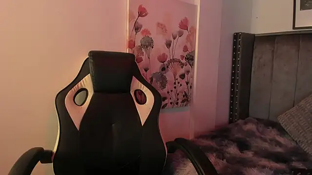 Alaia Cute online show from 09-28-25, 02:18