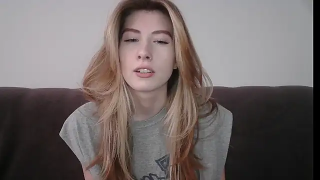 Snapshot of ErikaShyy chatting on 02-05-25, 12:17 ErikaShyy online show from 02-05-25, 12:17