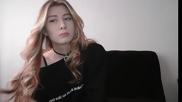 ErikaShyy online show from 11-06-25, 11:14