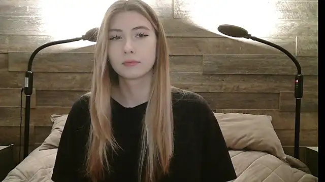 ErikaShyy online show from 11-25-25, 11:10