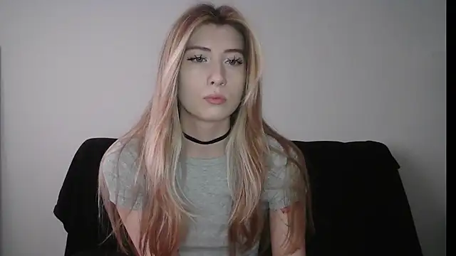 ErikaShyy online show from 10-28-25, 12:15