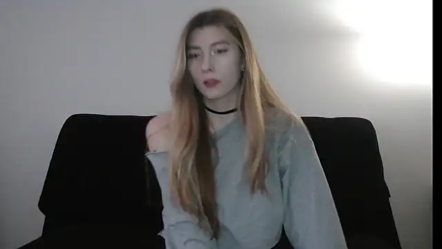 ErikaShyy online show from 12-15-25, 10:54