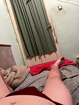 Snapshot of VerylittleDICK11 chatting on 10-18-25, 04:47 VerylittleDICK11 online show from 10-18-25, 04:47