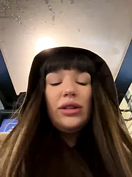 Sophie Avory online show from 11-25-25, 07:47