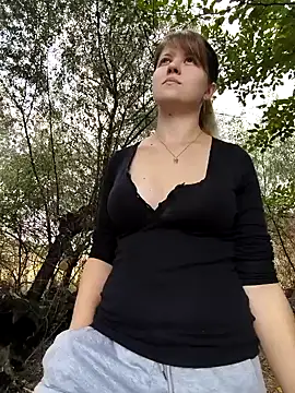 Snapshot of astiSWEET chatting on 09-19-25, 08:18 astiSWEET online show from 09-19-25, 08:18