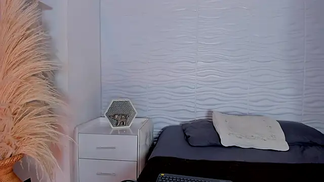 LiaFlowers online show from 03-13-26, 08:19