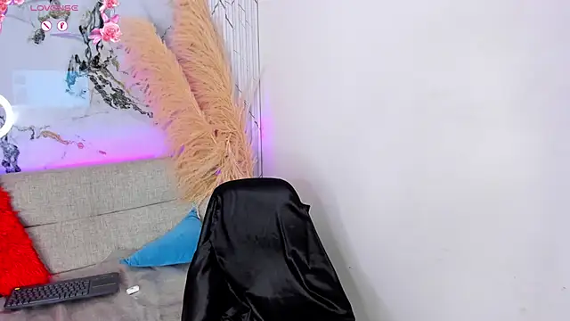 LiaFlowers online show from 11-21-25, 08:41