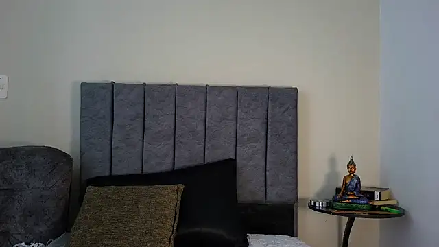 Snapshot of GabrielaMK chatting on 10-22-25, 11:53 GabrielaMK online show from 10-22-25, 11:53