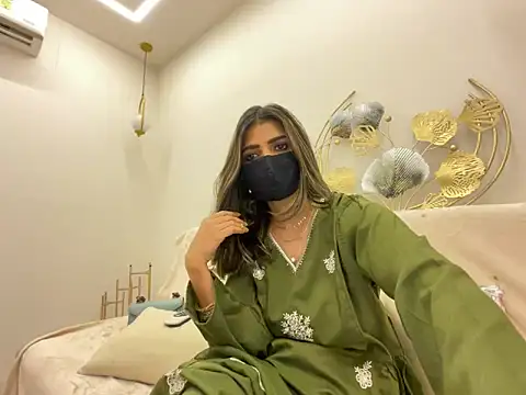 MaYaa  11 online show from 03-11-26, 06:07