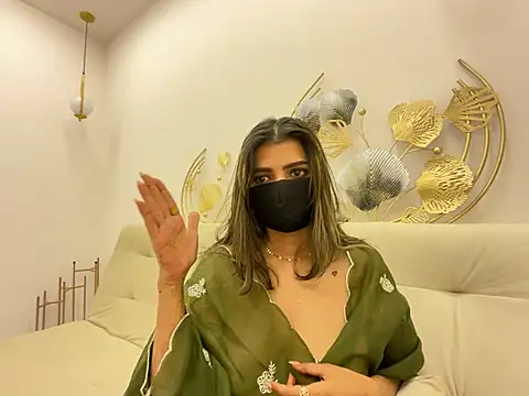 MaYaa  11 online show from 04-12-26, 06:49