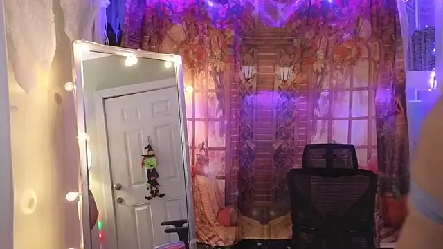 cunty tranny lydia online show from 10-24-25, 05:06