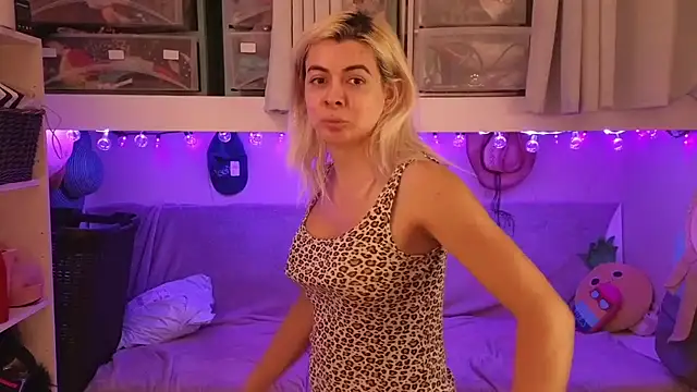 cunty tranny lydia online show from 10-15-25, 05:28