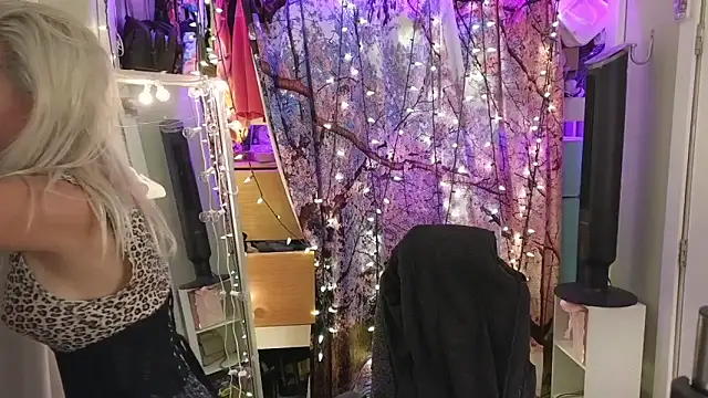 cunty tranny lydia online show from 03-20-26, 05:52