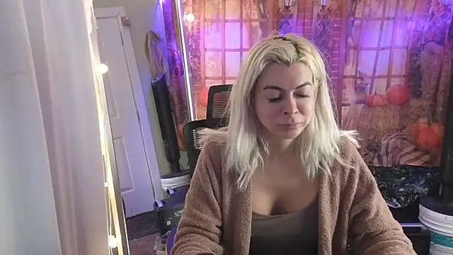 cunty tranny lydia online show from 12-19-25, 05:32