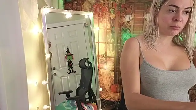 cunty tranny lydia online show from 10-14-25, 03:51