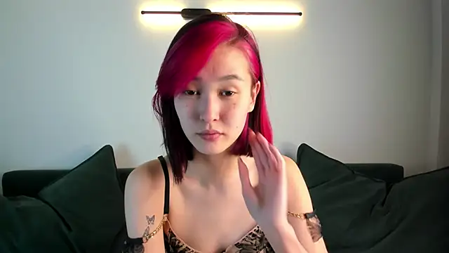 Lola Peach online show from 09-20-25, 05:01