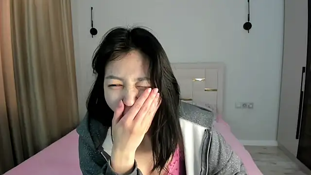 Lola Peach online show from 04-11-26, 05:04