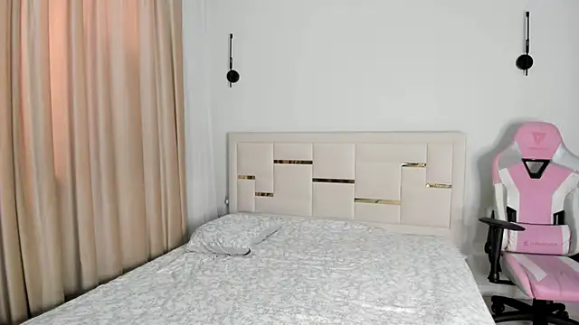 Lola Peach online show from 06-05-26, 03:22