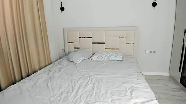 Lola Peach online show from 04-02-26, 02:41