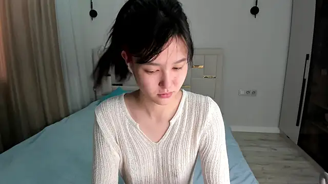 Lola Peach online show from 05-24-26, 04:12