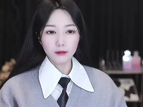 Nuyoah-77 online show from 03-17-26, 06:49