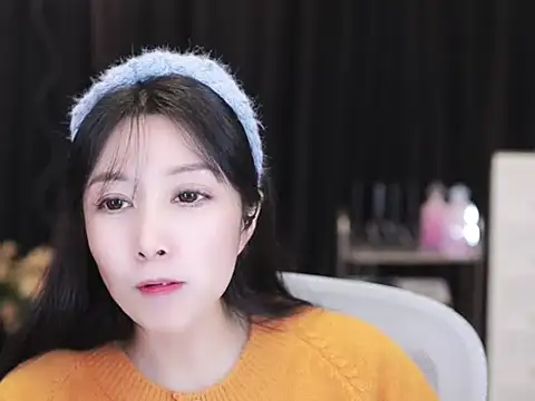 Nuyoah-77 online show from 12-01-25, 02:40