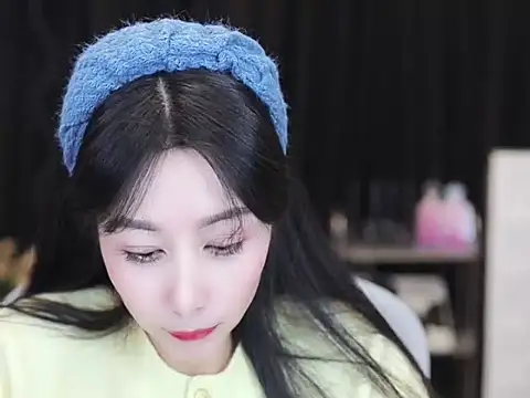 Nuyoah-77 online show from 11-29-25, 02:28