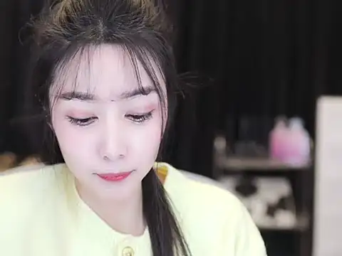 Nuyoah-77 online show from 11-28-25, 03:34