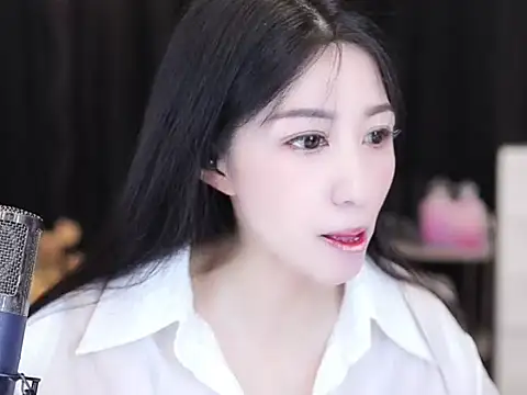 Nuyoah-77 online show from 10-01-25, 04:00