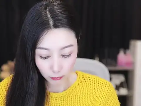 Nuyoah-77 online show from 10-18-25, 03:14