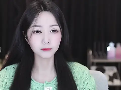 Nuyoah-77 online show from 03-25-26, 05:18