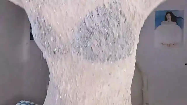 -Hottie online show from 12-19-25, 04:09