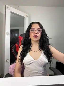 Snapshot of angela_cortes_ chatting on 03-06-25, 03:13 angela cortes  online show from 03-06-25, 03:13