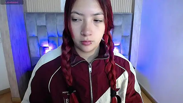 Snapshot of Mia_Rinn chatting on 09-24-25, 01:06 Mia Rinn online show from 09-24-25, 01:06
