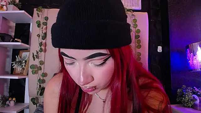 Snapshot of Mia_Rinn chatting on 03-17-25, 05:05 Mia Rinn online show from 03-17-25, 05:05