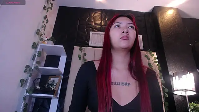 Snapshot of Mia_Rinn chatting on 03-12-25, 12:57 Mia Rinn online show from 03-12-25, 12:57