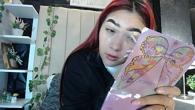 Snapshot of Mia_Rinn chatting on 02-25-25, 01:00 Mia Rinn online show from 02-25-25, 01:00