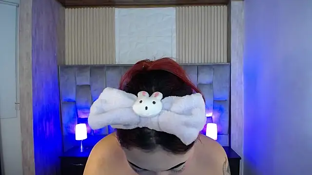 Snapshot of Mia_Rinn chatting on 10-14-25, 03:01 Mia Rinn online show from 10-14-25, 03:01