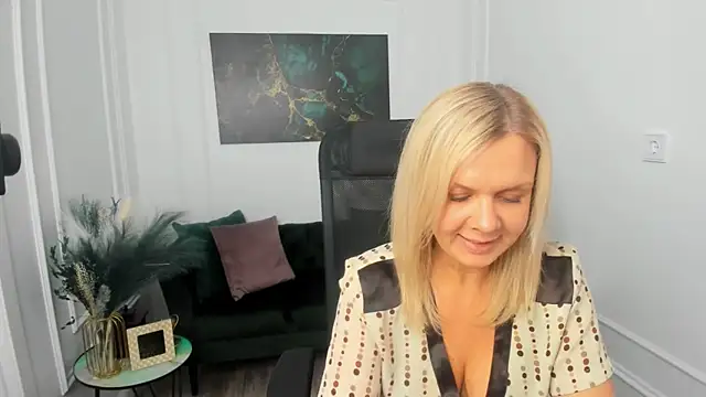 AgathaKlouin online show from 03-28-26, 11:33