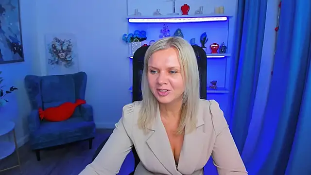 AgathaKlouin online show from 02-19-26, 07:11